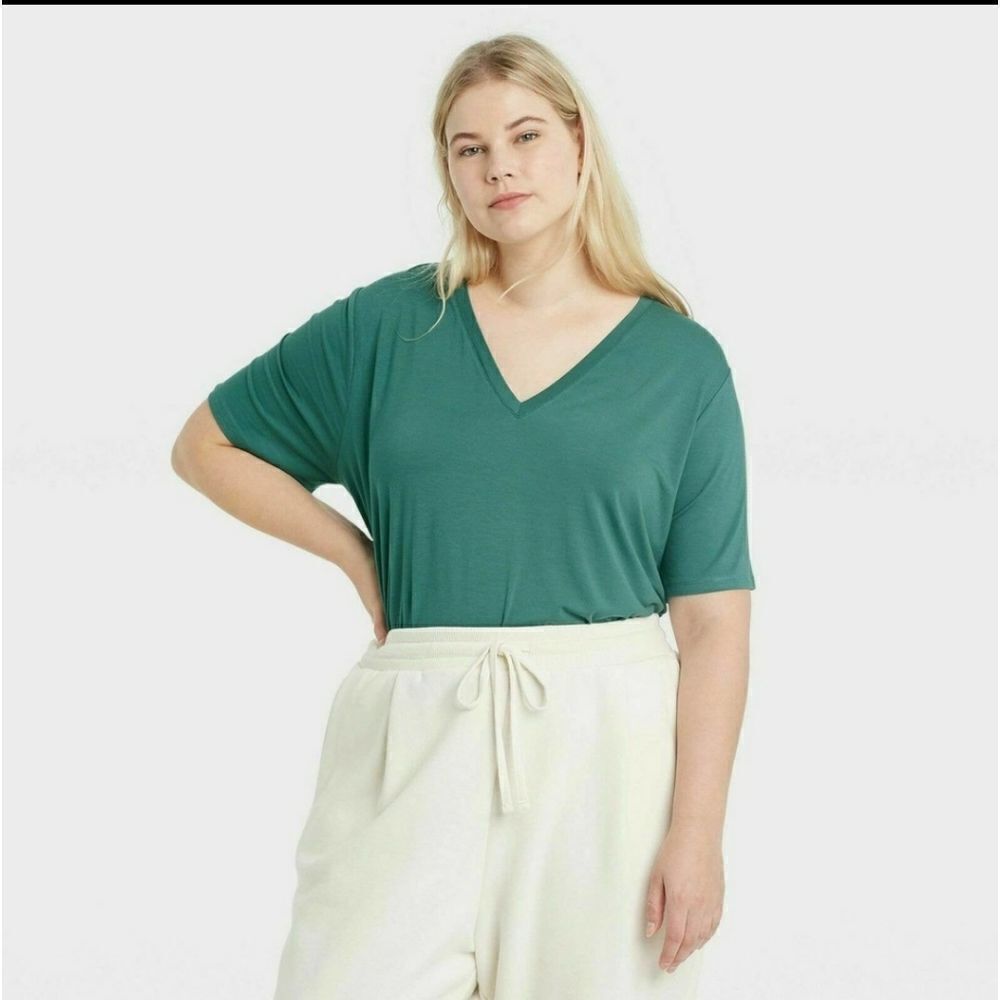 NWT A New Day VNeck Tee 1X